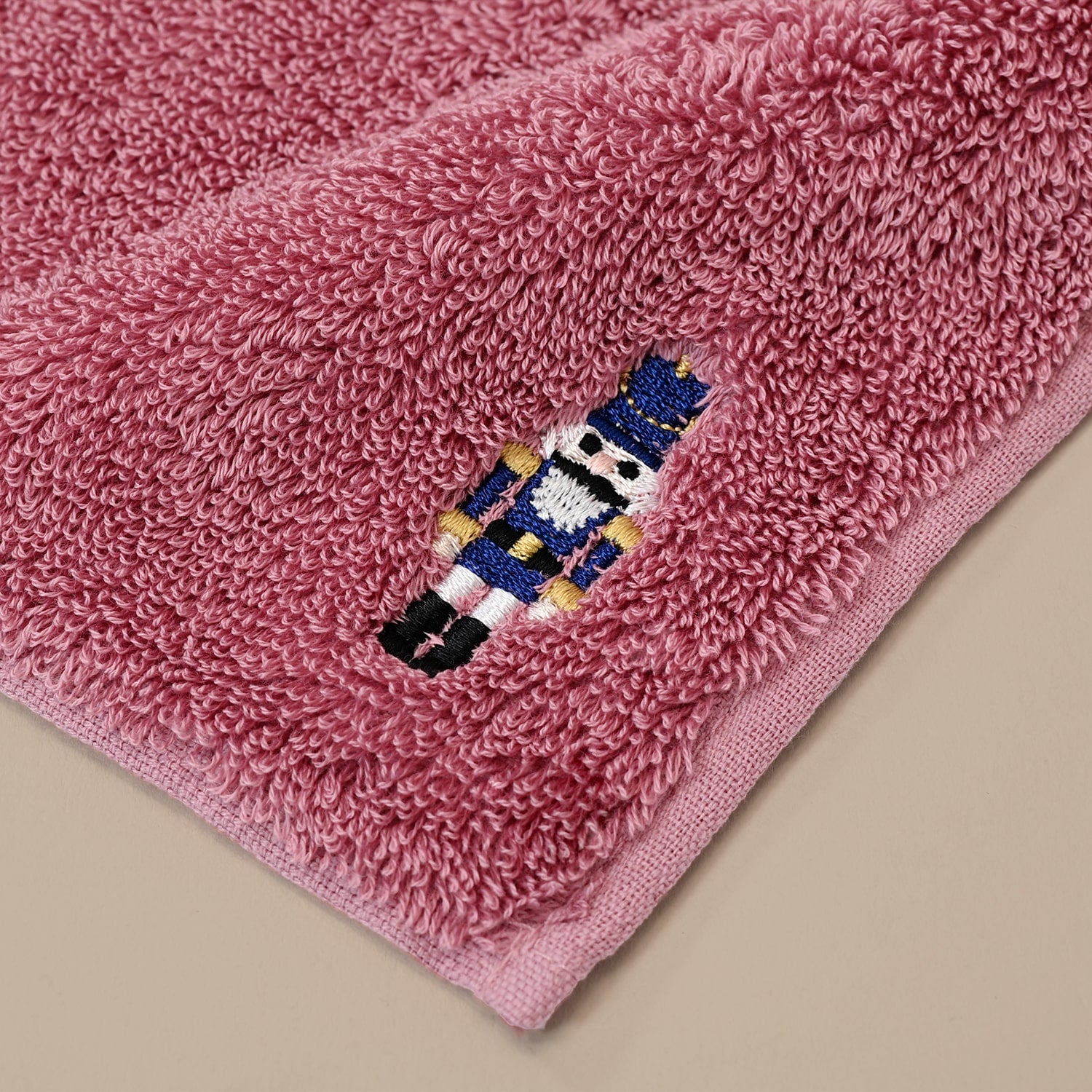 【GIFT】TRUE TOWEL【Premium Handkerchief】クリスマス刺繍タオルハンカチ3枚セット