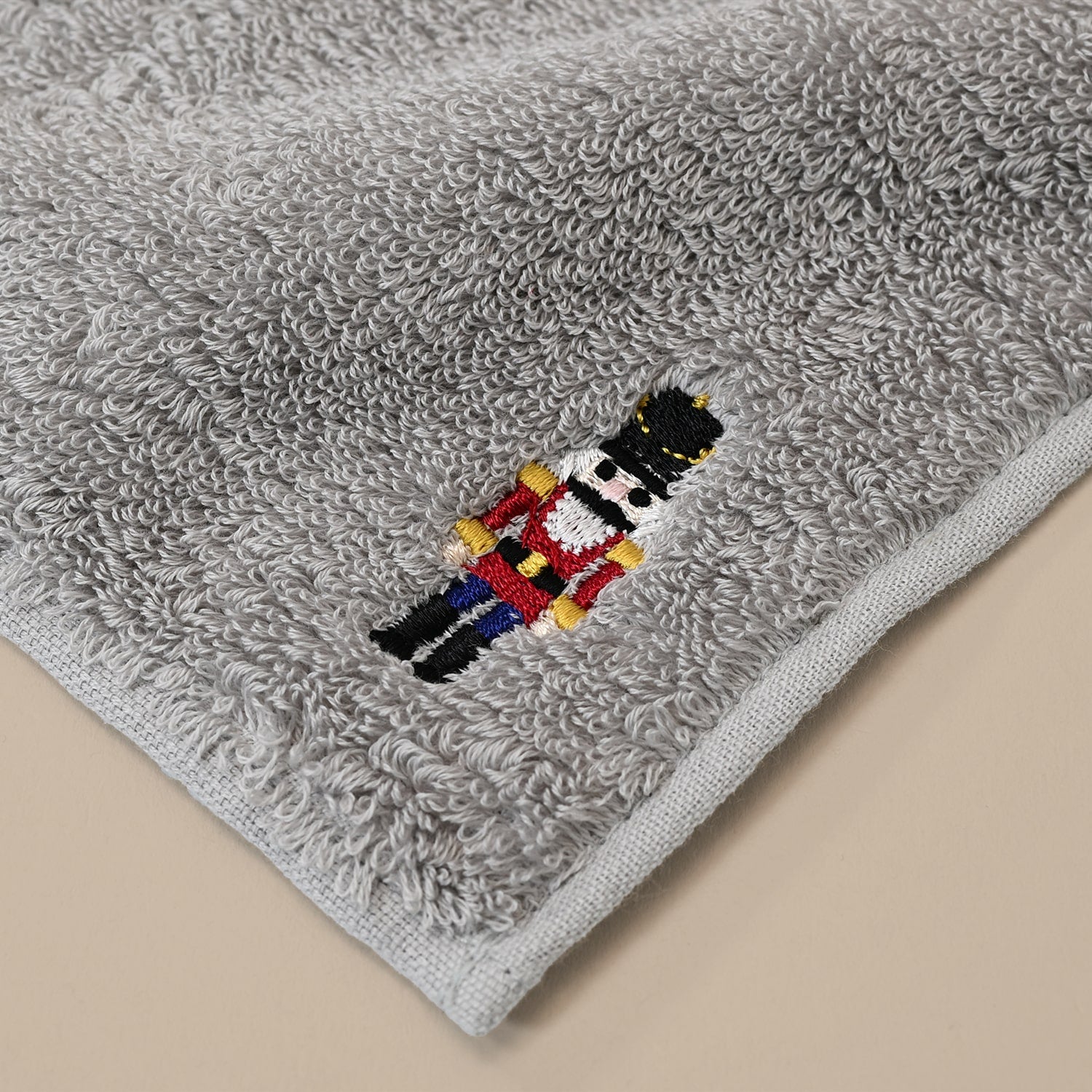 【GIFT】TRUE TOWEL【Premium Handkerchief】クリスマス刺繍タオルハンカチ3枚セット