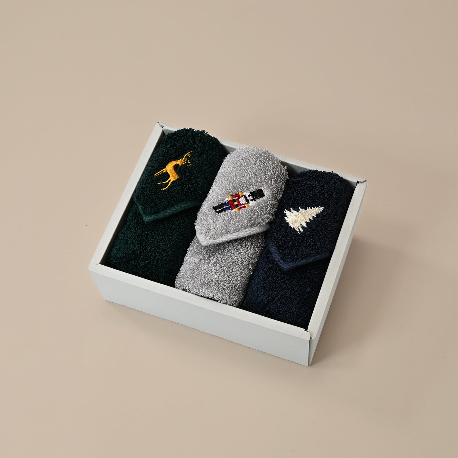 【GIFT】TRUE TOWEL【Premium Handkerchief】クリスマス刺繍タオルハンカチ3枚セット
